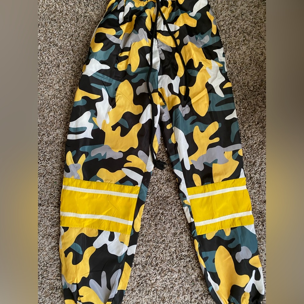 Yellow size s camo windbreaker drawstring cargos.